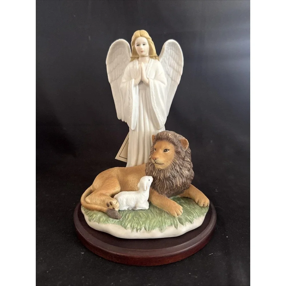 Home Interior Masterpiece Porcelain Peace on Earth 1997 HOMCO Lion Lamb Angel